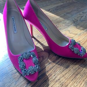 Manolo Blahnik Hangisi heels size 38 hot pink